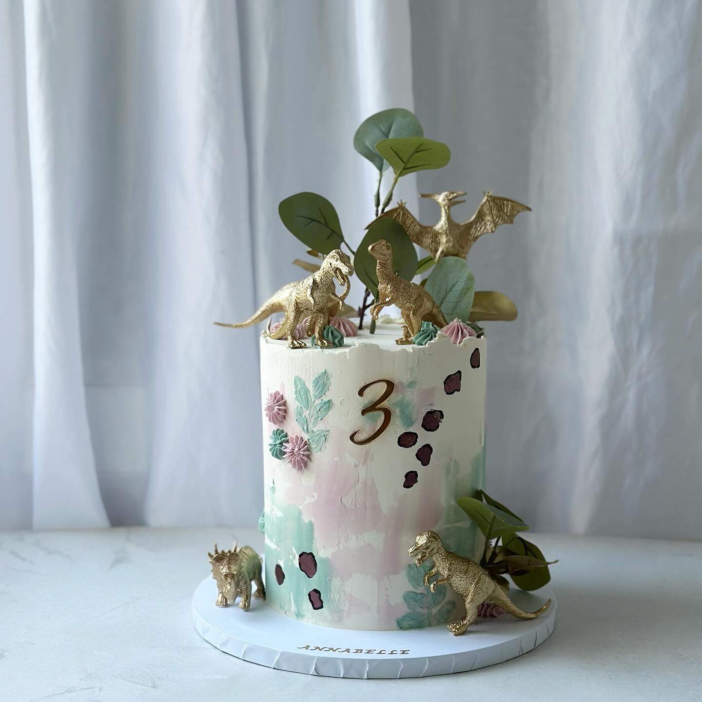 Children's birthday cake design 11